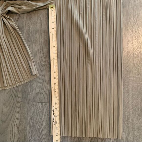 Wide leg Pleated Free Flowing Elastic Pull String Women Small Tan Pull On Pant. - Picture 13 of 13